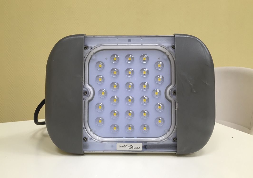 Светодиодный прожектор UniLED 40 Вт